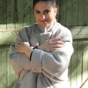Hashtagmart 0627 Light Grey folded arms