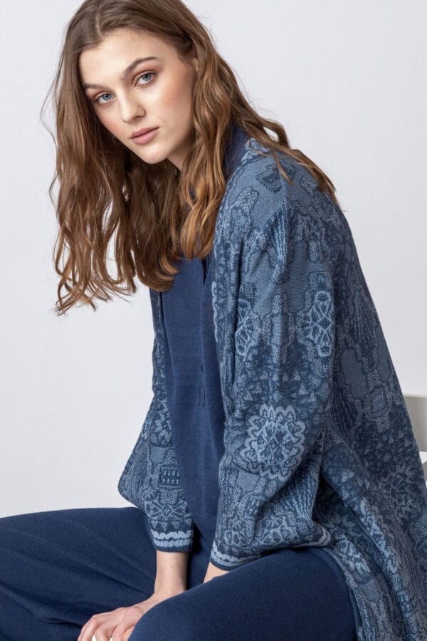 IVKO 221608.030 model sitting IVKO 221608.030 model sitting